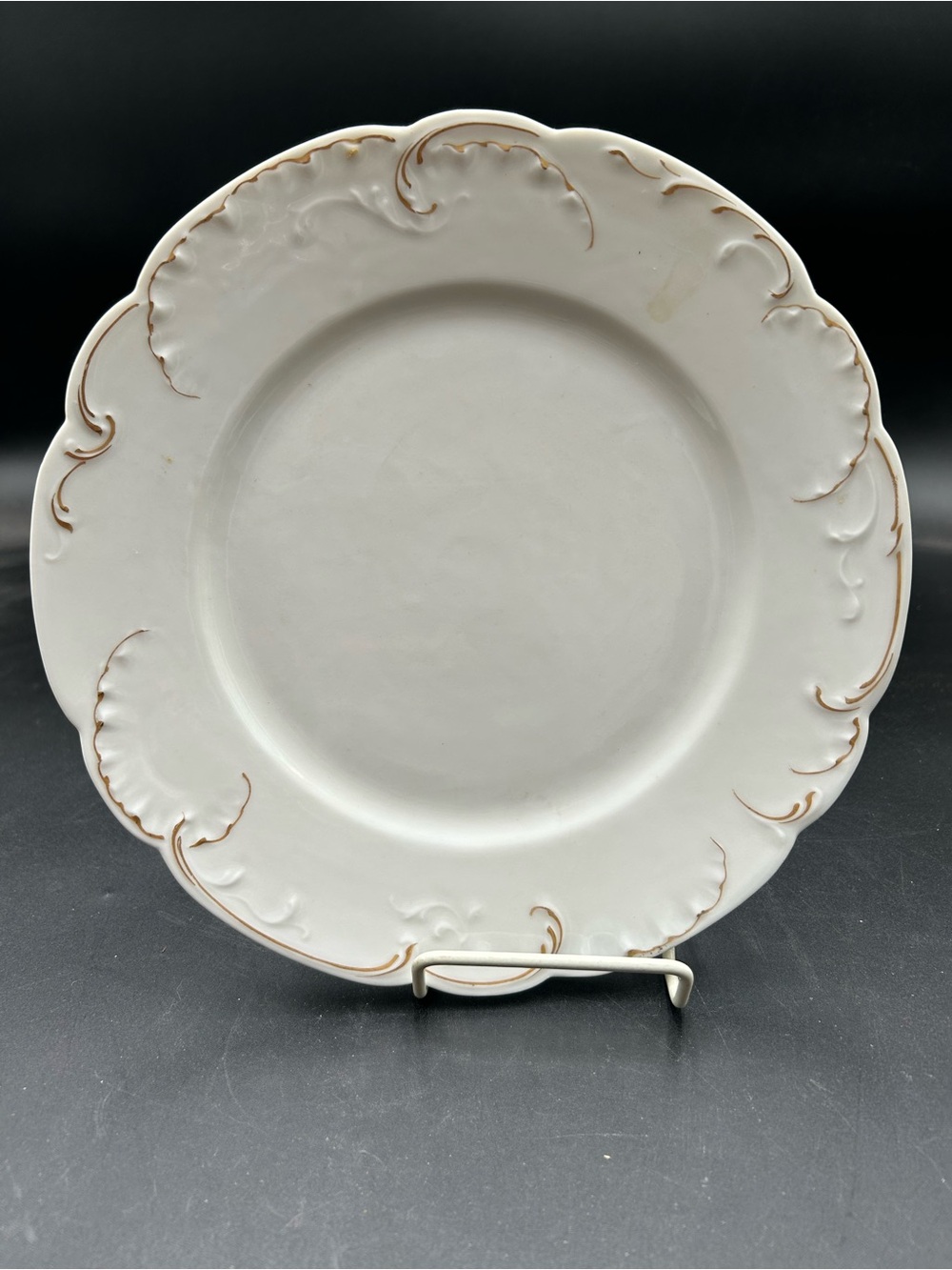 Haviland Limoges France Classic White Scalloped Dinner Plate with Gold Trim